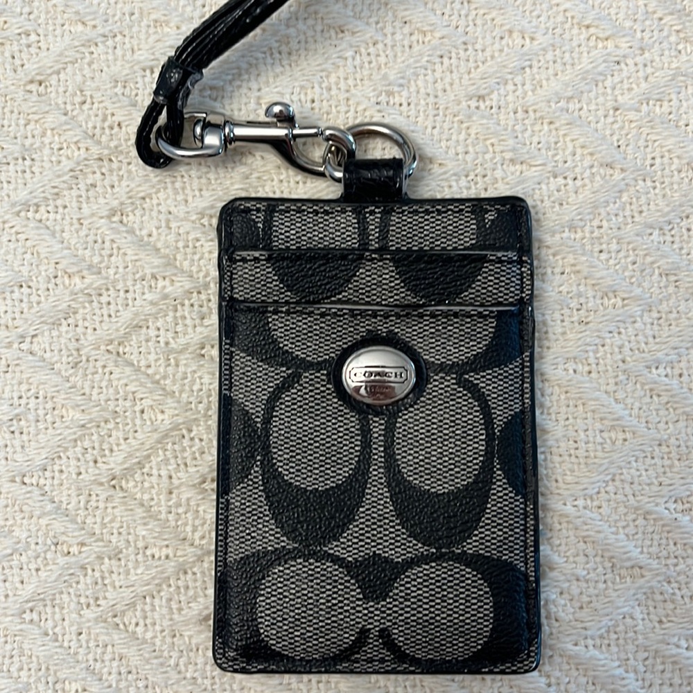 Unisex Coach Lanyard-Missing plastic that goes over the Id window